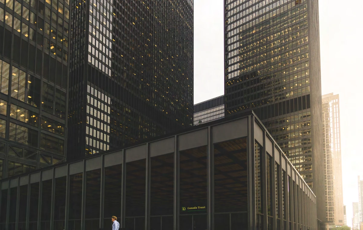 Program governance framework for complex capital programs